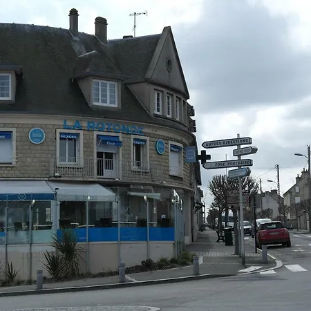 Cosy Bord De Port-en-Bessin-Huppain